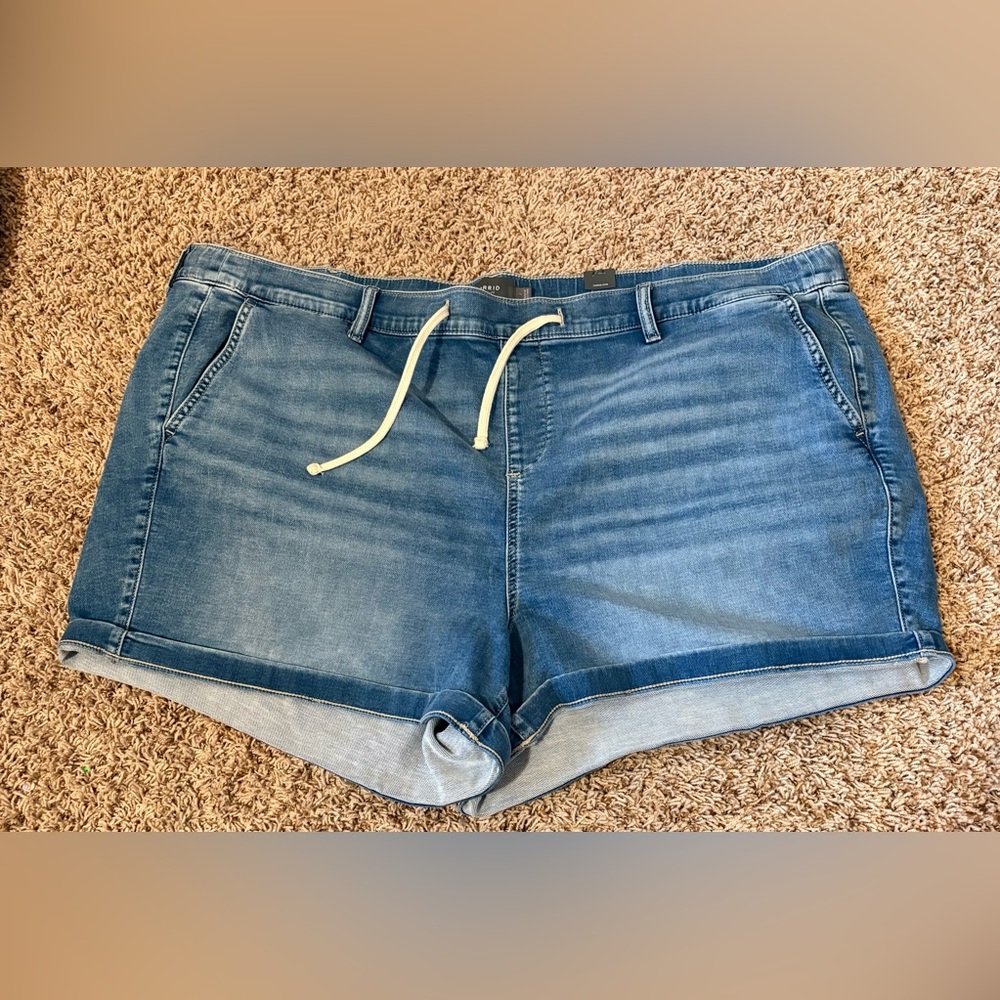Torrid Weekend Mid Rise Knit Shorts Womens size 4 NWT